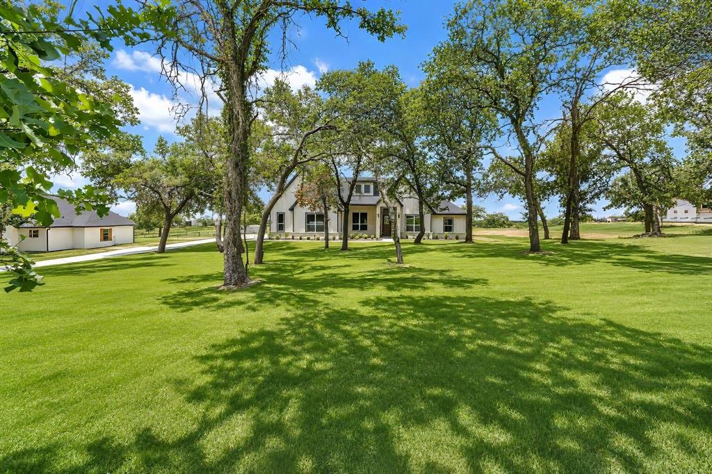 1057 Vh Ranch Poolville, TX 76487 - Photo 3 of 38
