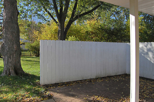 5 Crescent Road Lake Zurich, IL 60047 - Photo 8 of 8 a view of a backyard