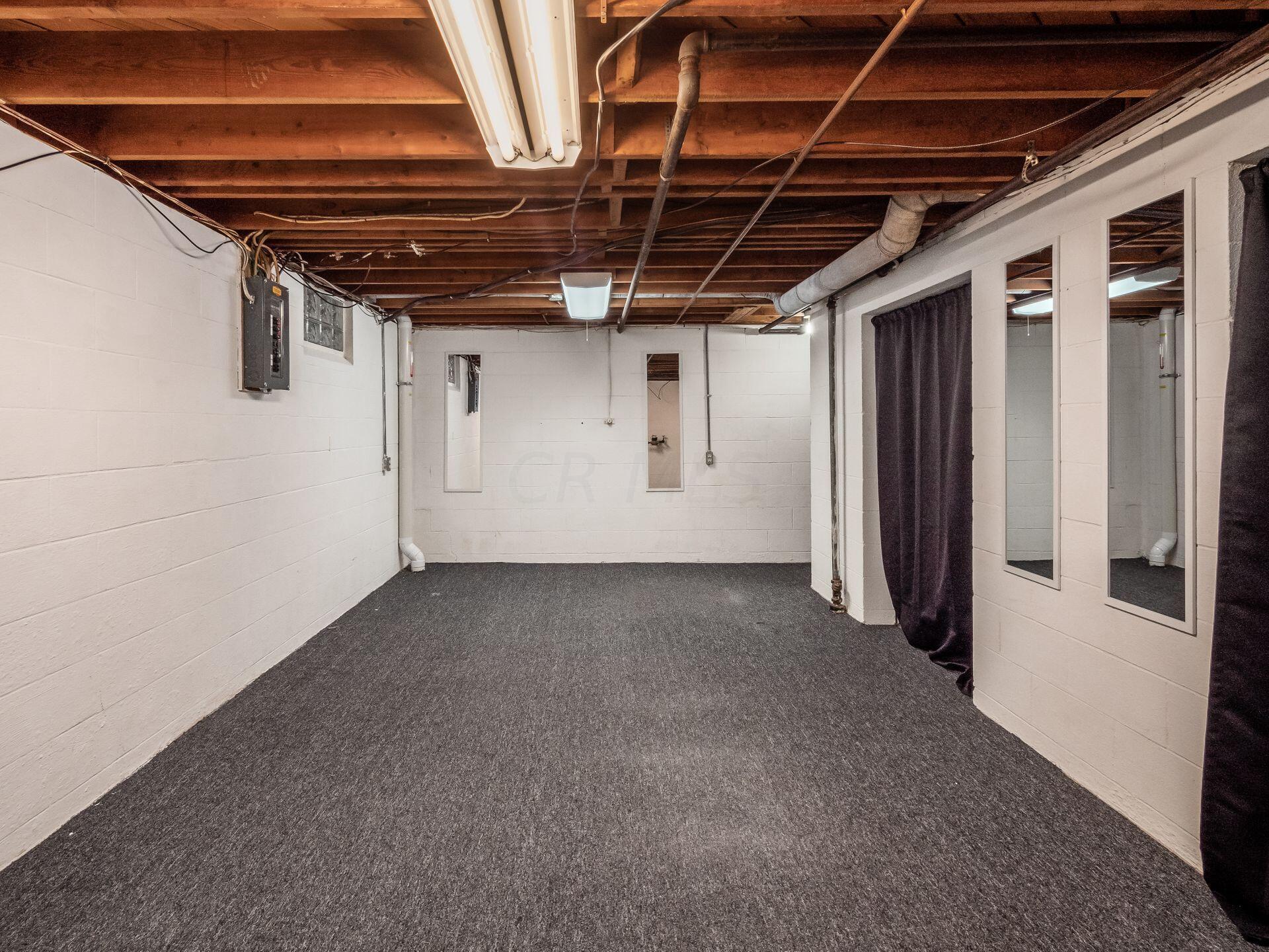 1631 Roxbury Road, Unit A2 Columbus, OH 43212 - Photo 27 of 38 The basement is the perfect home gym or office!