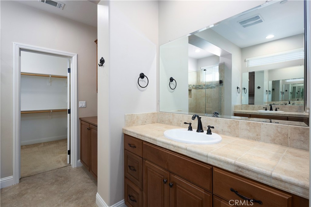 775 Mahogany Santa Maria, CA 93455 - Photo 17 of 34 Master En Suite Bathroom