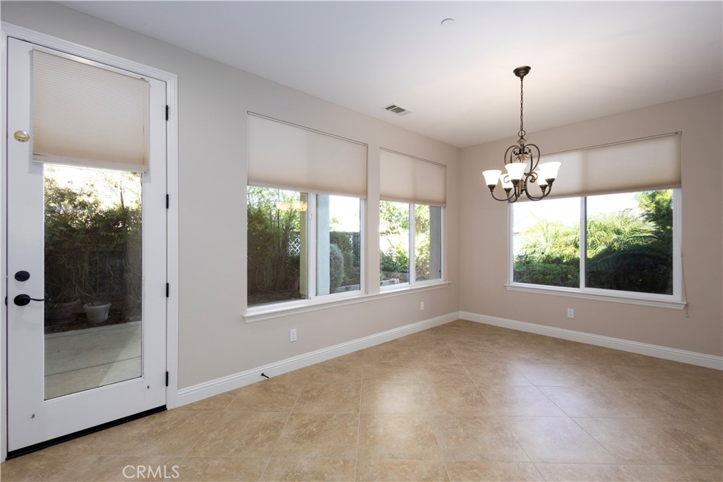 775 Mahogany Santa Maria, CA 93455 - Photo 8 of 34 Dining Room