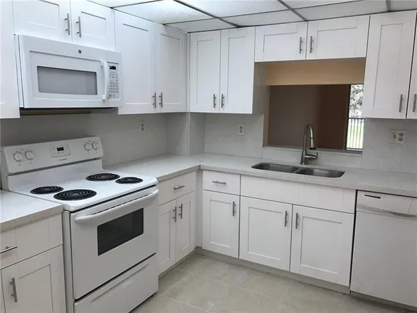 $1,650 | 1075 Riverside Drive, Unit 207, Coral Springs, FL 33071