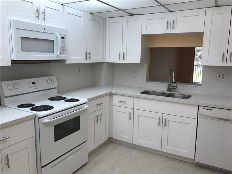 1075 Riverside Drive, Unit 207 Coral Springs, FL 33071 - Photo 2 of 5 Photo 2