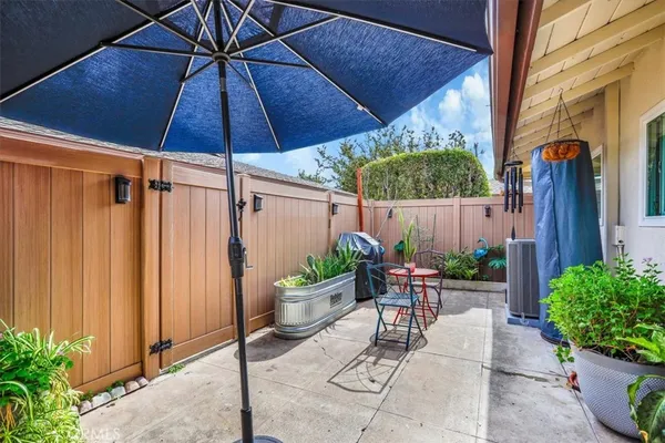 a view of a garage