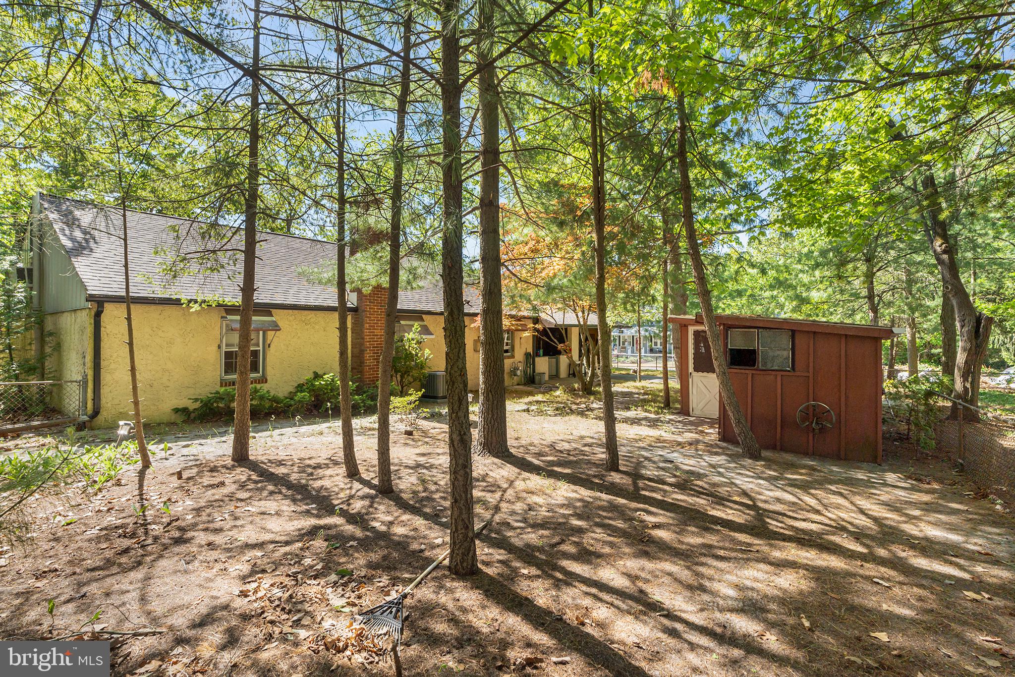98 Spruce Lane Pine Hill, NJ 08021 - Photo 5 of 28 a view of a backyard