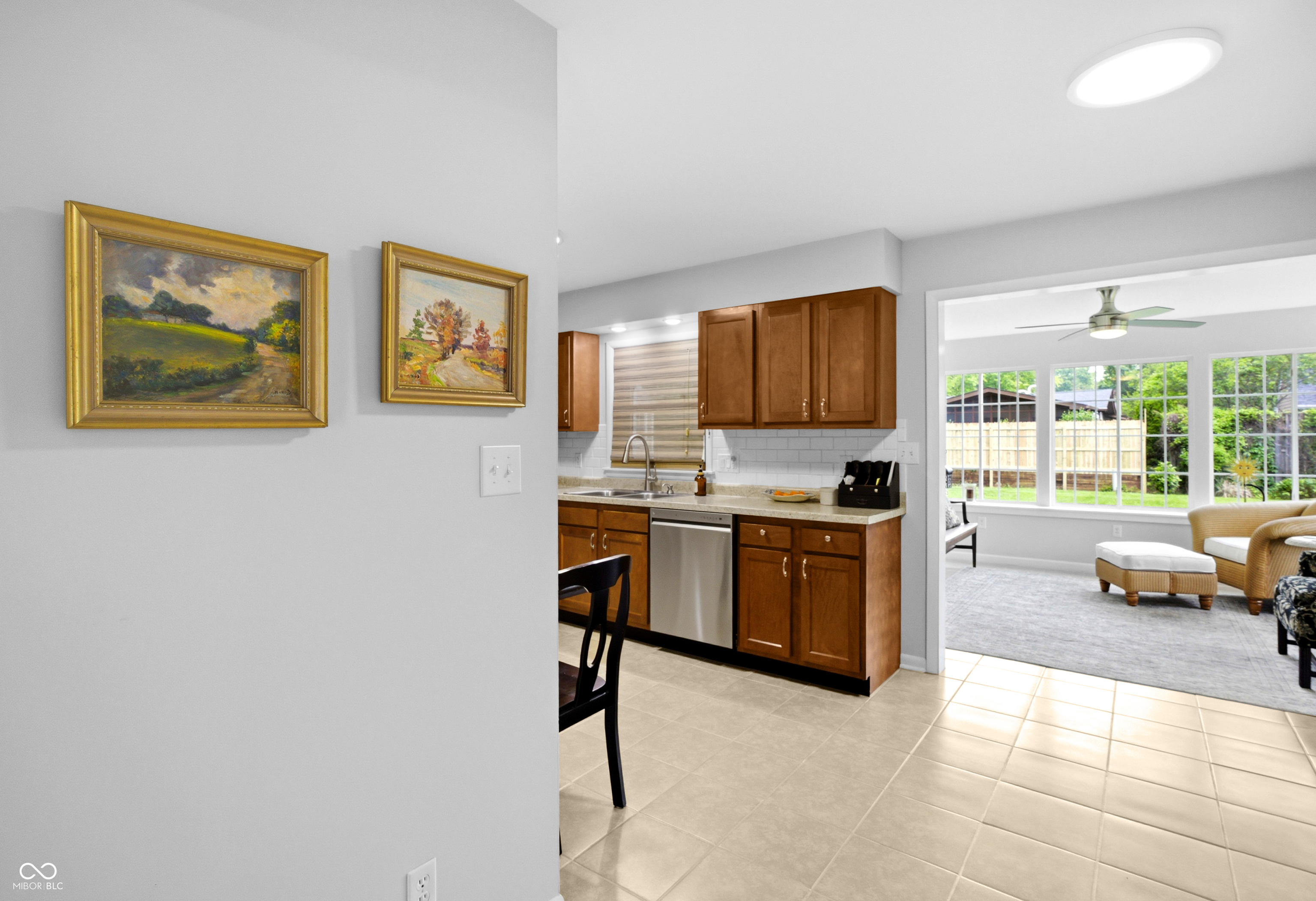 4236 Washington Street Columbus, IN 47203 - Photo 10 of 39