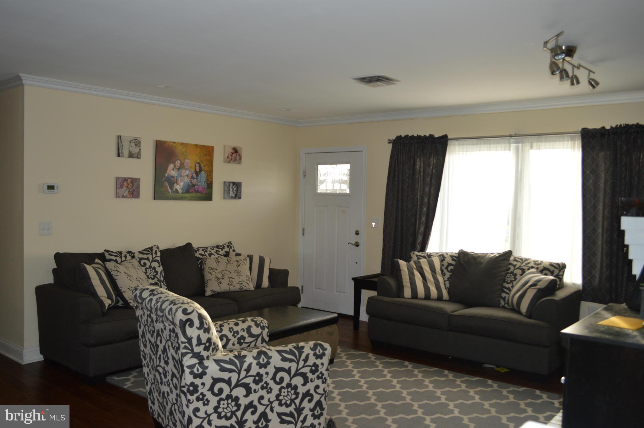 1613 Seward Road Chester, MD 21619 - Photo 2 of 21 Living Room