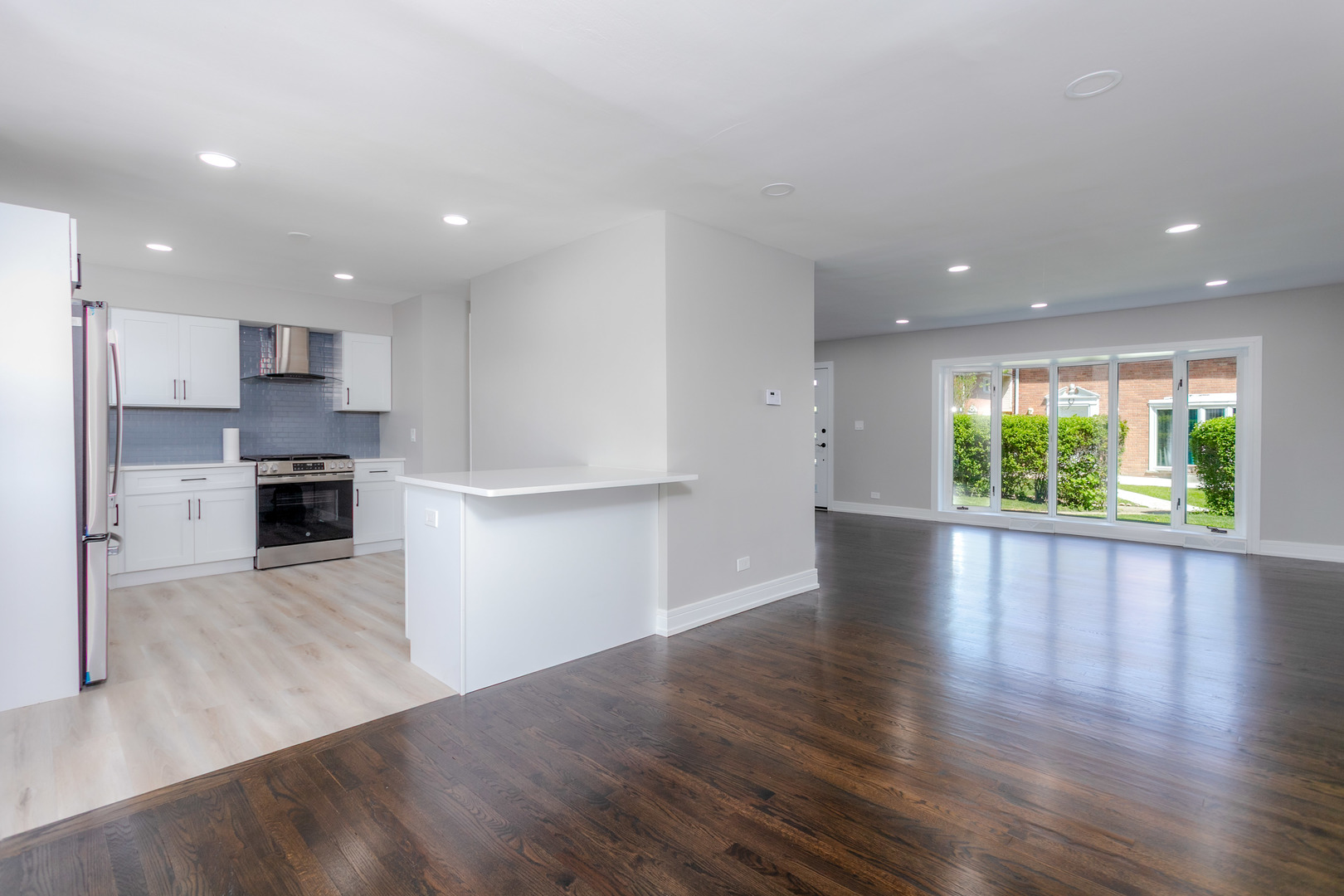 8800 Dee Road, Unit A Des Plaines, IL 60016 - Photo 6 of 24