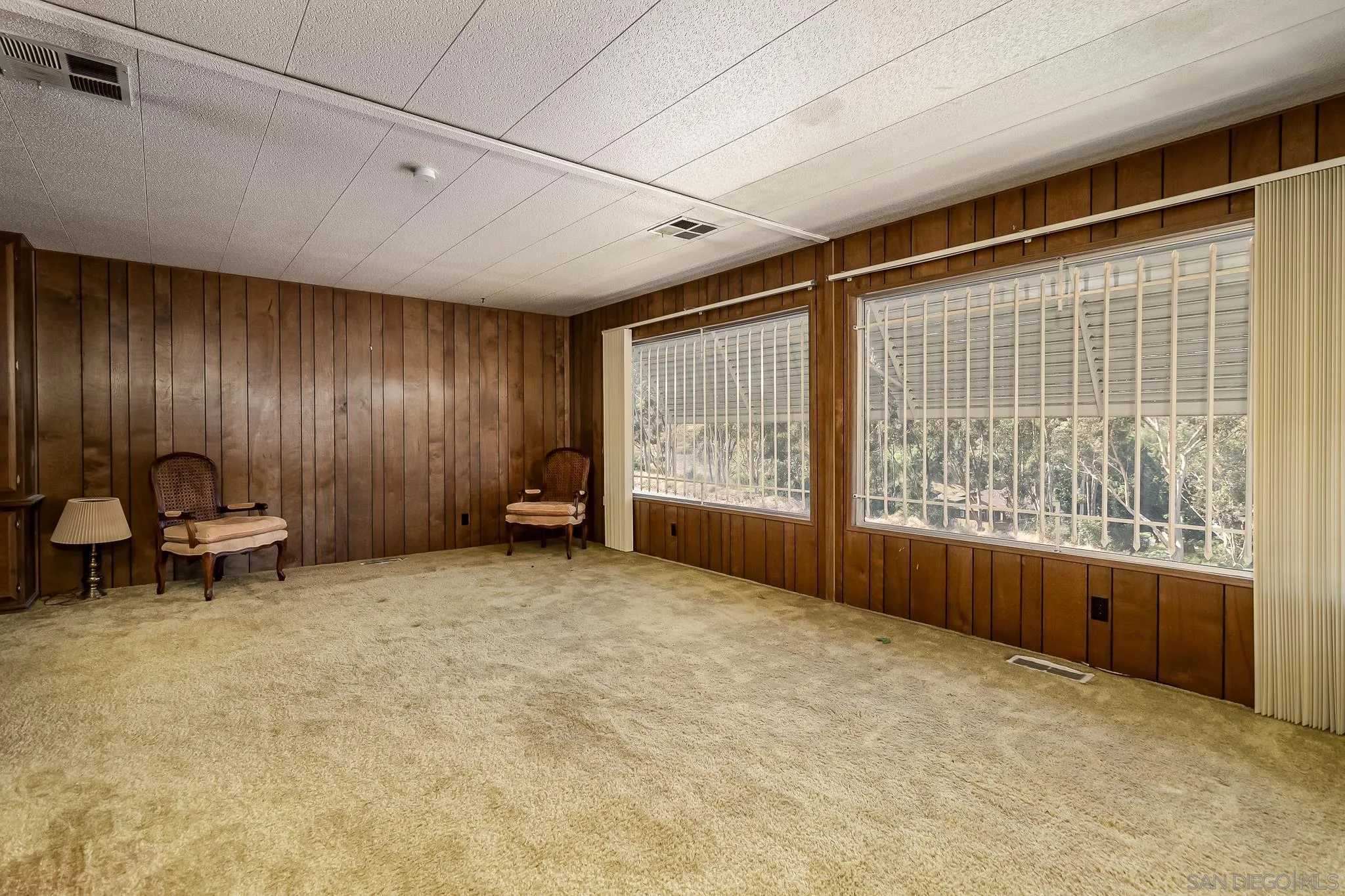 7467 Mission Gorge Road, Unit SPC 291 Santee, CA 92071 - Photo 11 of 40 a view of an empty room with a window