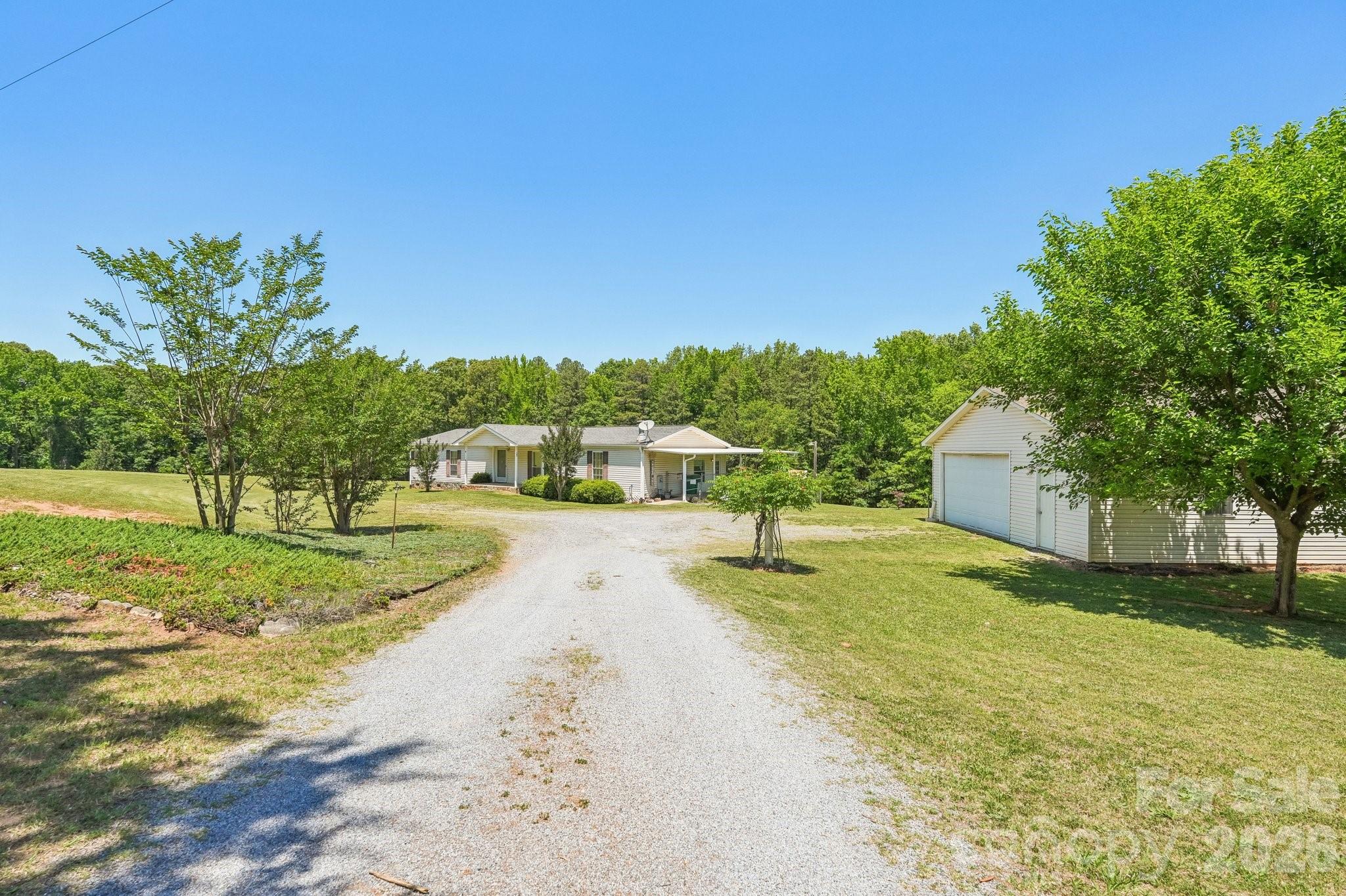 160 Allison Road Gaffney, SC 29341 - Photo 2 of 48