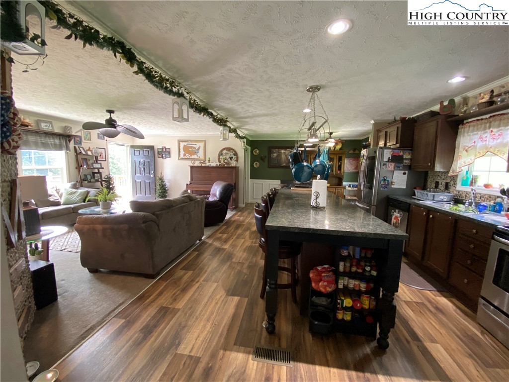 2316 Old Barrett Road Ennice, NC 28623 - Photo 24 of 47