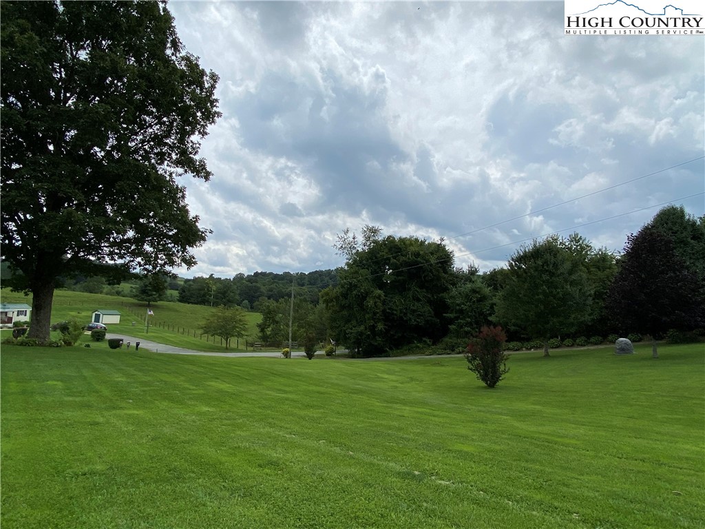 2316 Old Barrett Road Ennice, NC 28623 - Photo 8 of 47