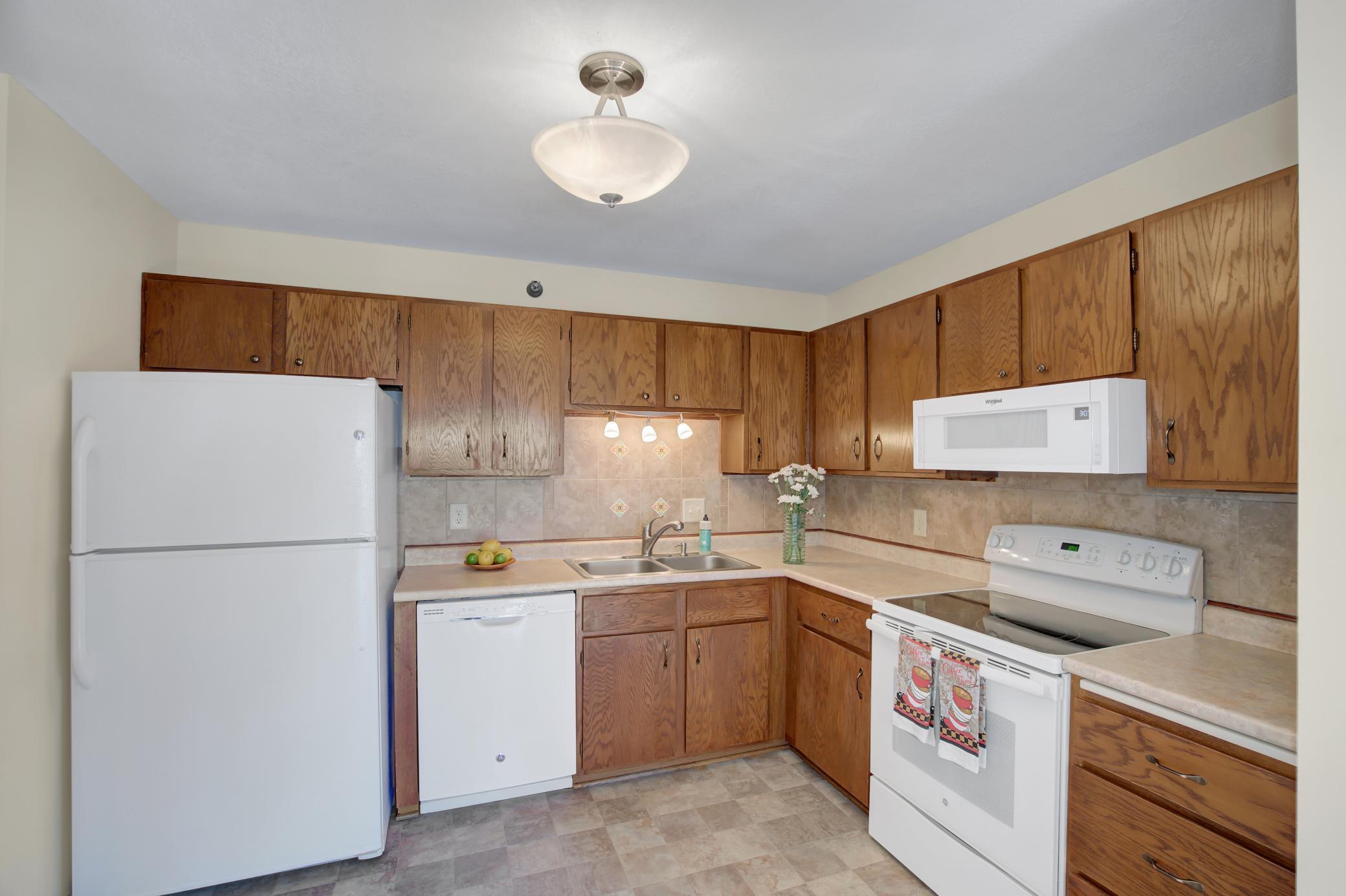 26 West 10th Street, Unit 502 St. Paul, MN 55102 - Photo 3 of 20