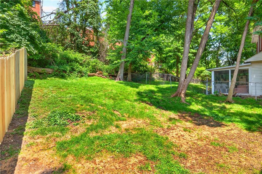 1629 Laketon Road, Unit 1627 Pittsburgh, PA 15221 - Photo 3 of 39 Gallery Image 3