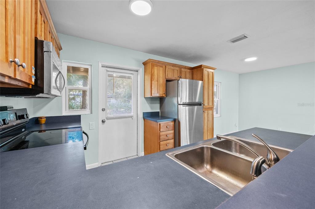 601 Northwest 36th Drive Gainesville, FL 32607 - Photo 13 of 36 Gallery Image 13