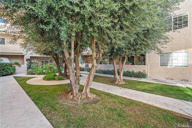 $2,840 | 4647 Willis Avenue, Unit 224, Sherman Oaks, CA 91403