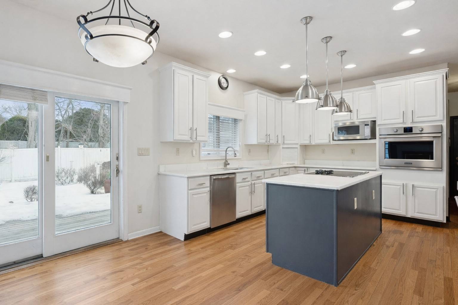 4476 Noyack Road Sag Harbor, NY 11963 - Photo 6 of 21
