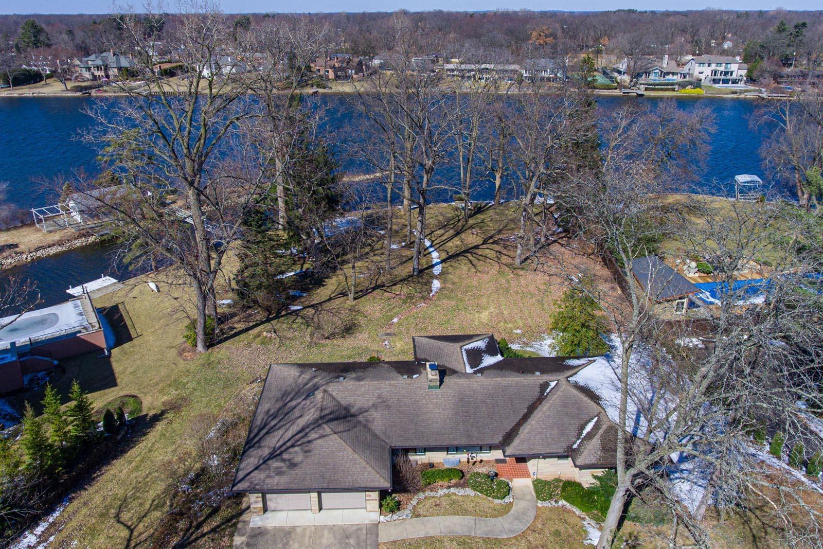3528 Gordon Road Elkhart, IN 46516 - Photo 3 of 36 Gallery Image 3