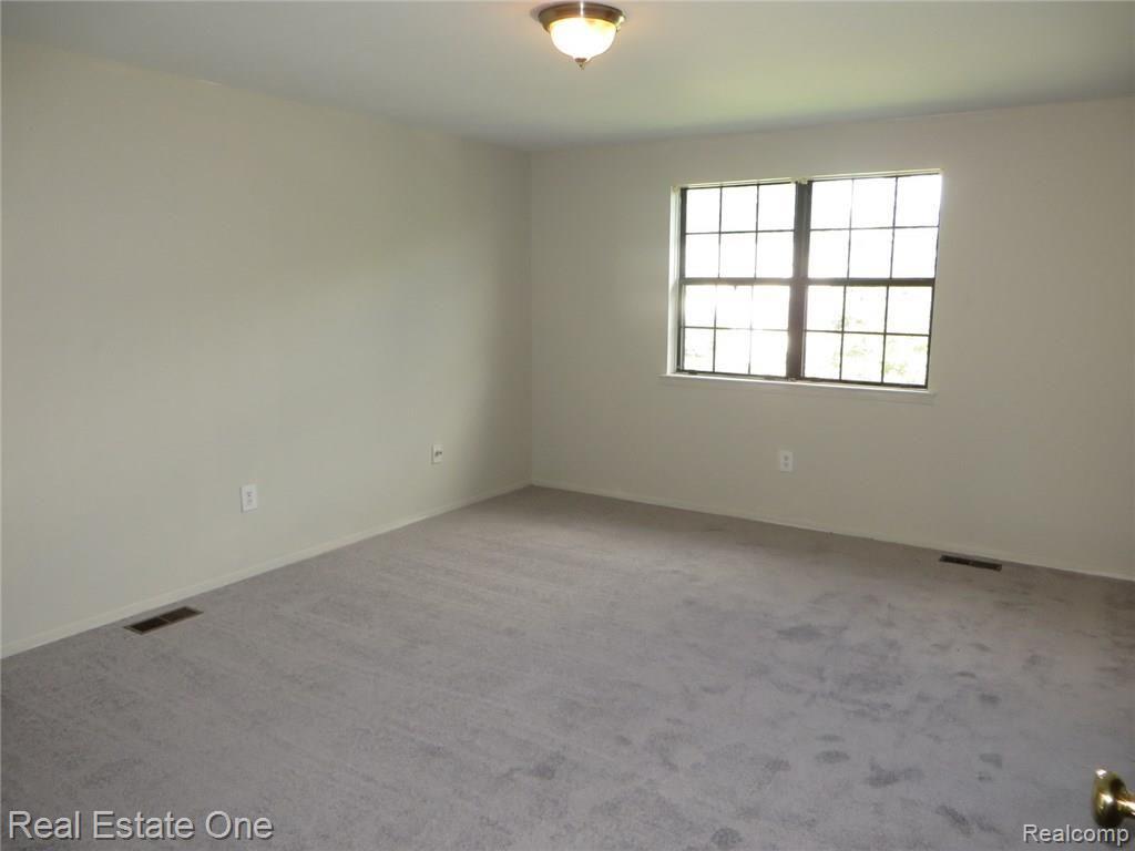 1629 Dancer Drive Rochester Hills, MI 48307 - Photo 16 of 28
