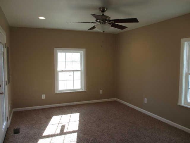 320 Oakwood Road Tullahoma, TN 37388 - Photo 8 of 17 Gallery Image 8