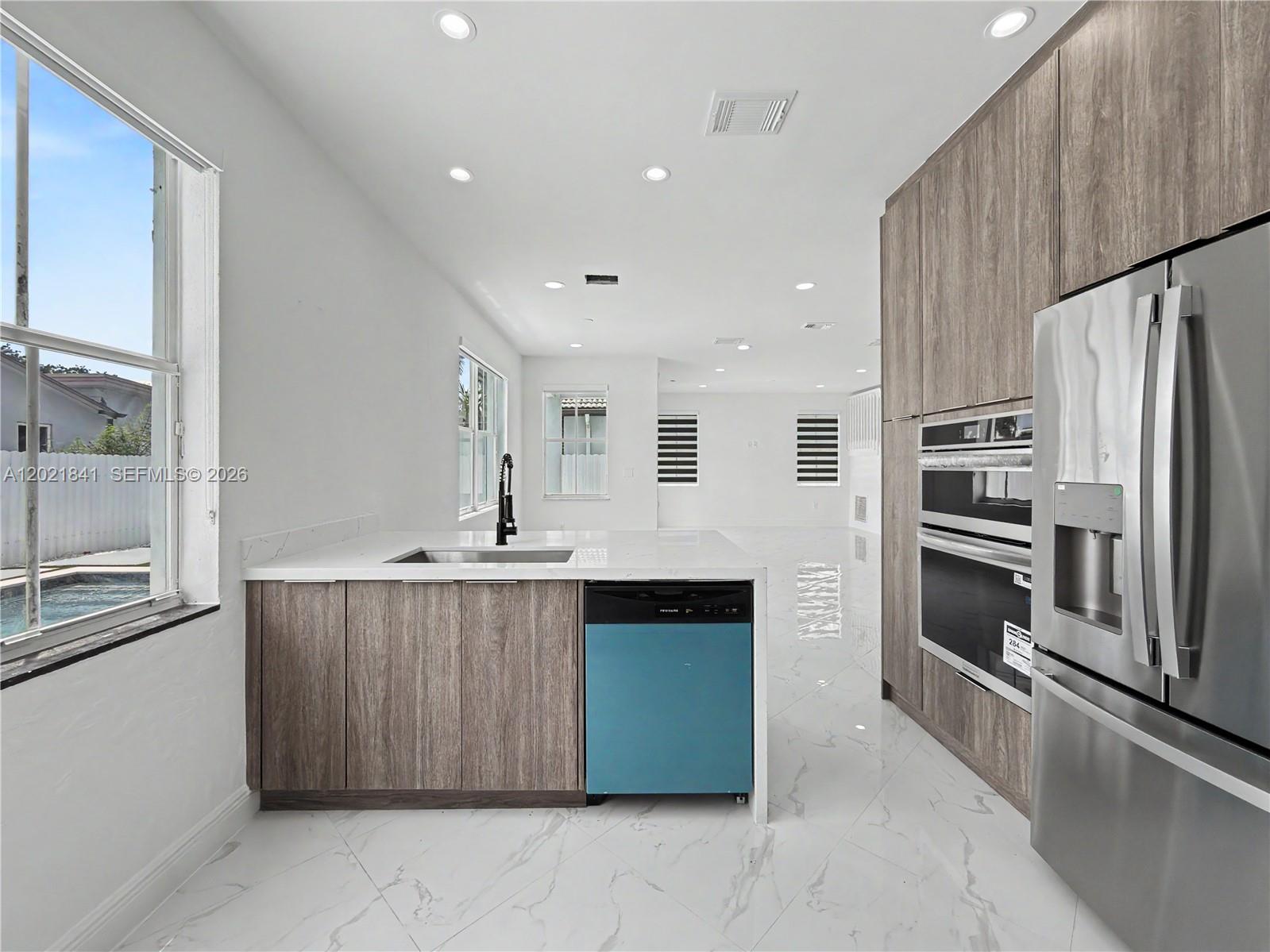 15486 Southwest 23rd Lane Miami, FL 33185 - Photo 16 of 33