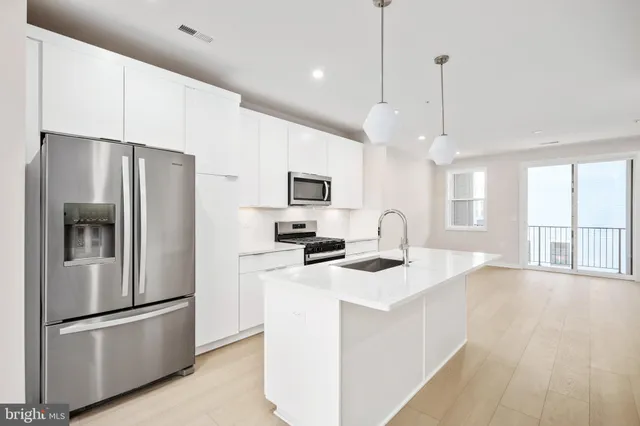 $520,000 | 14383 Gln Mnr Drive, Chantilly, VA 20151