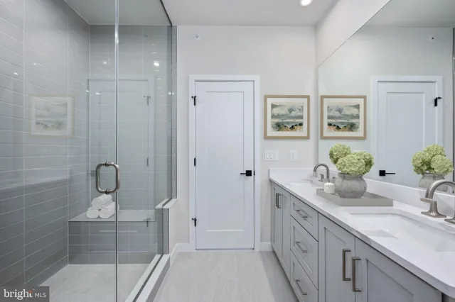 $520,000 | 14383 Gln Mnr Drive, Chantilly, VA 20151