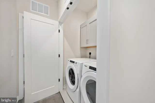 $520,000 | 14383 Gln Mnr Drive, Chantilly, VA 20151