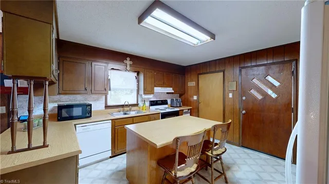 $344,900 | 4211 Village Drive, Trinity, NC 27370