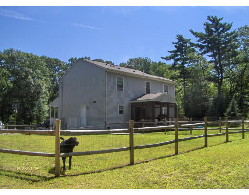 18 Churchill Road Douglas, MA 01516 - Photo 4 of 17 Gallery Image 4