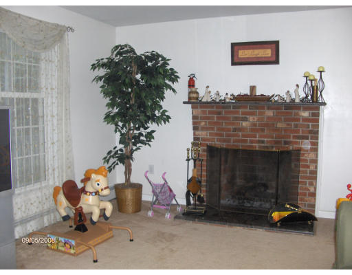 18 Churchill Road Douglas, MA 01516 - Photo 7 of 17 Gallery Image 7