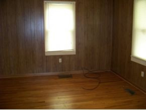 1618 Paperville Road, Unit 1 Bristol, TN 37620 - Photo 4 of 7 Living Room