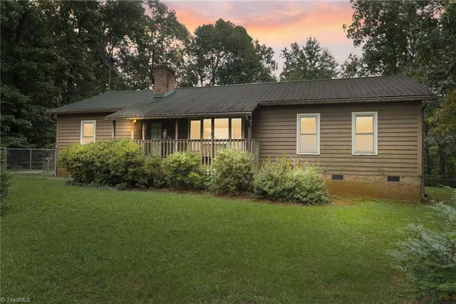 $274,500 | 1111 Forest Lane, Thomasville, NC 27360