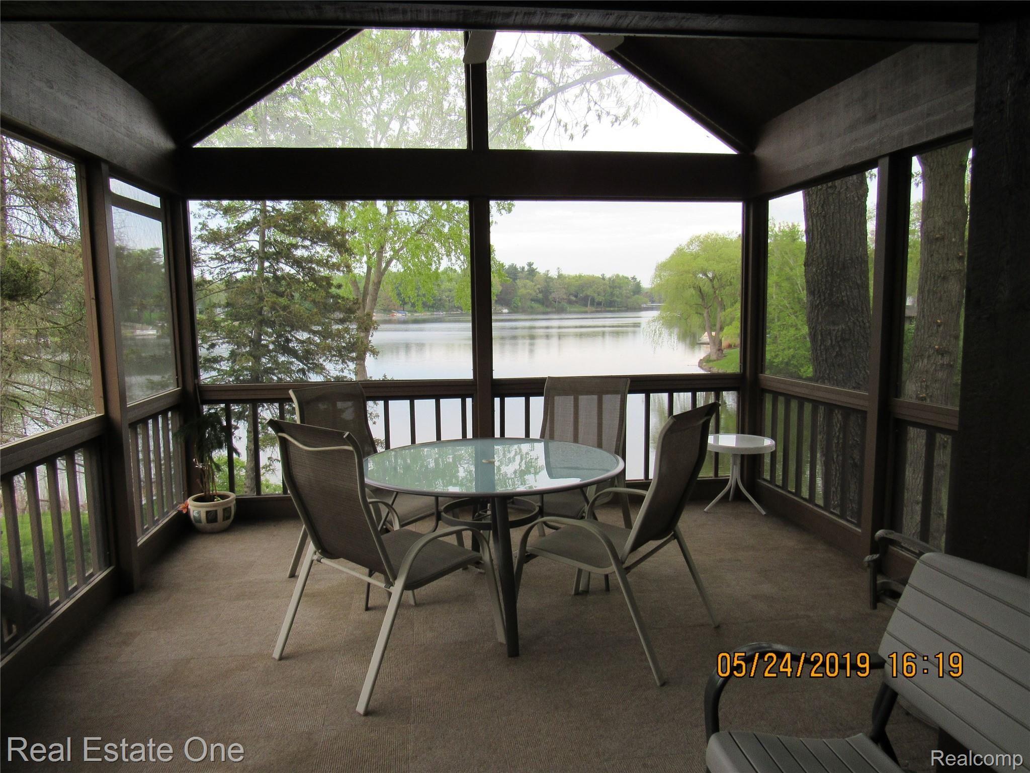 384 Nakomis Road Lake Orion, MI 48362 - Photo 31 of 77 IMG_0608.JPG
