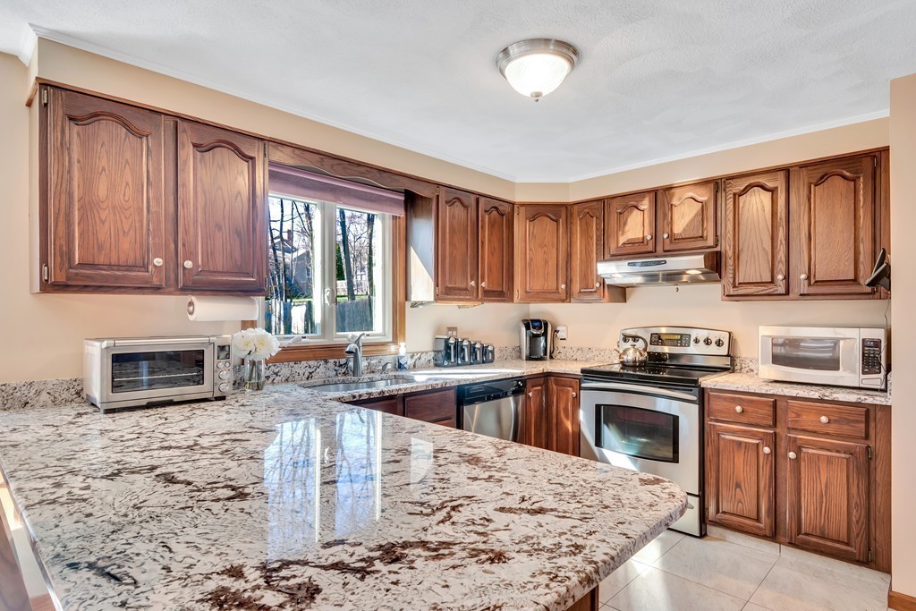 2 Newcastle Road Ashland, MA 01721 - Photo 3 of 25 Gallery Image 3