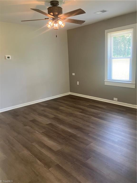 268 Blue Ridge Avenue Elkin, NC 28621 - Photo 12 of 22 Living Room