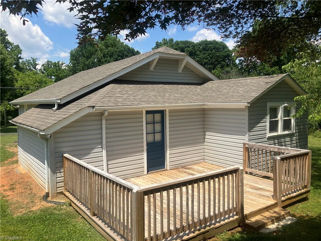 268 Blue Ridge Avenue Elkin, NC 28621 - Photo 4 of 22 Back View/ Back Deck