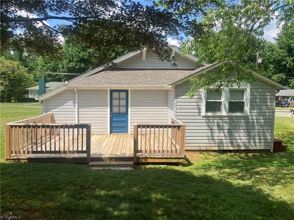 268 Blue Ridge Avenue Elkin, NC 28621 - Photo 5 of 22 Back View/ Back Deck