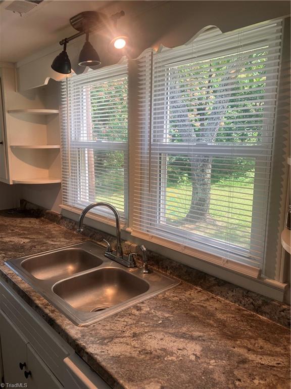 268 Blue Ridge Avenue Elkin, NC 28621 - Photo 9 of 22 Kitchen