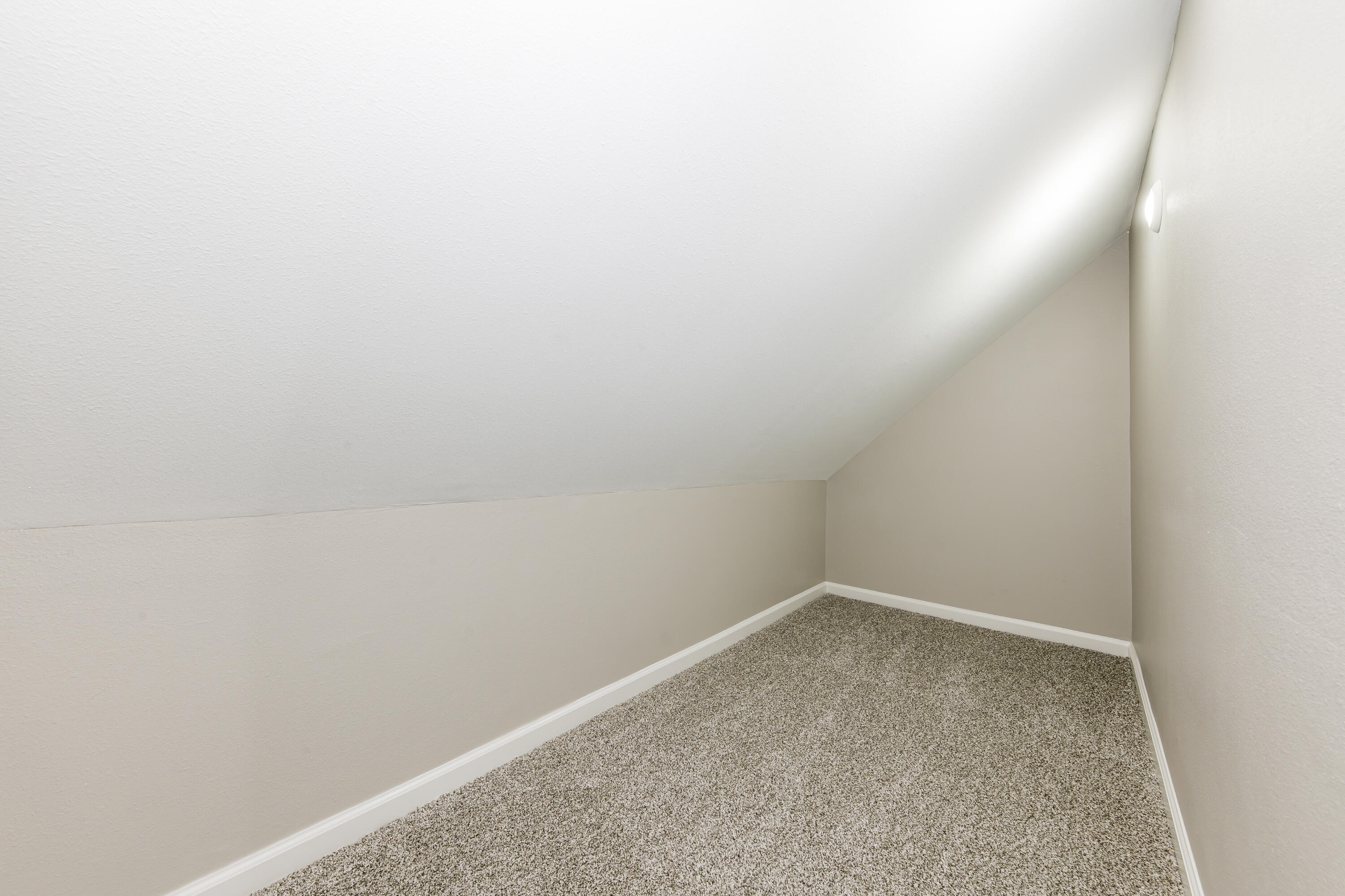 4853 North 60th Street Milwaukee, WI 53218 - Photo 17 of 26 4853 N 60-18