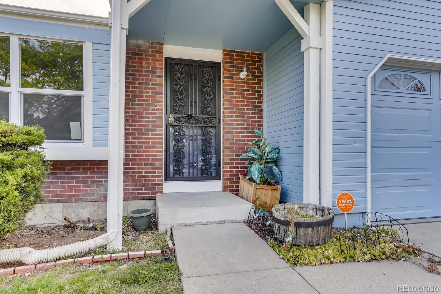 4476 Duluth Way Denver, CO 80239 - Photo 3 of 28