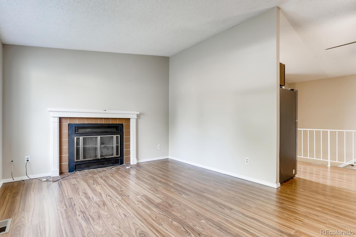 4476 Duluth Way Denver, CO 80239 - Photo 4 of 28