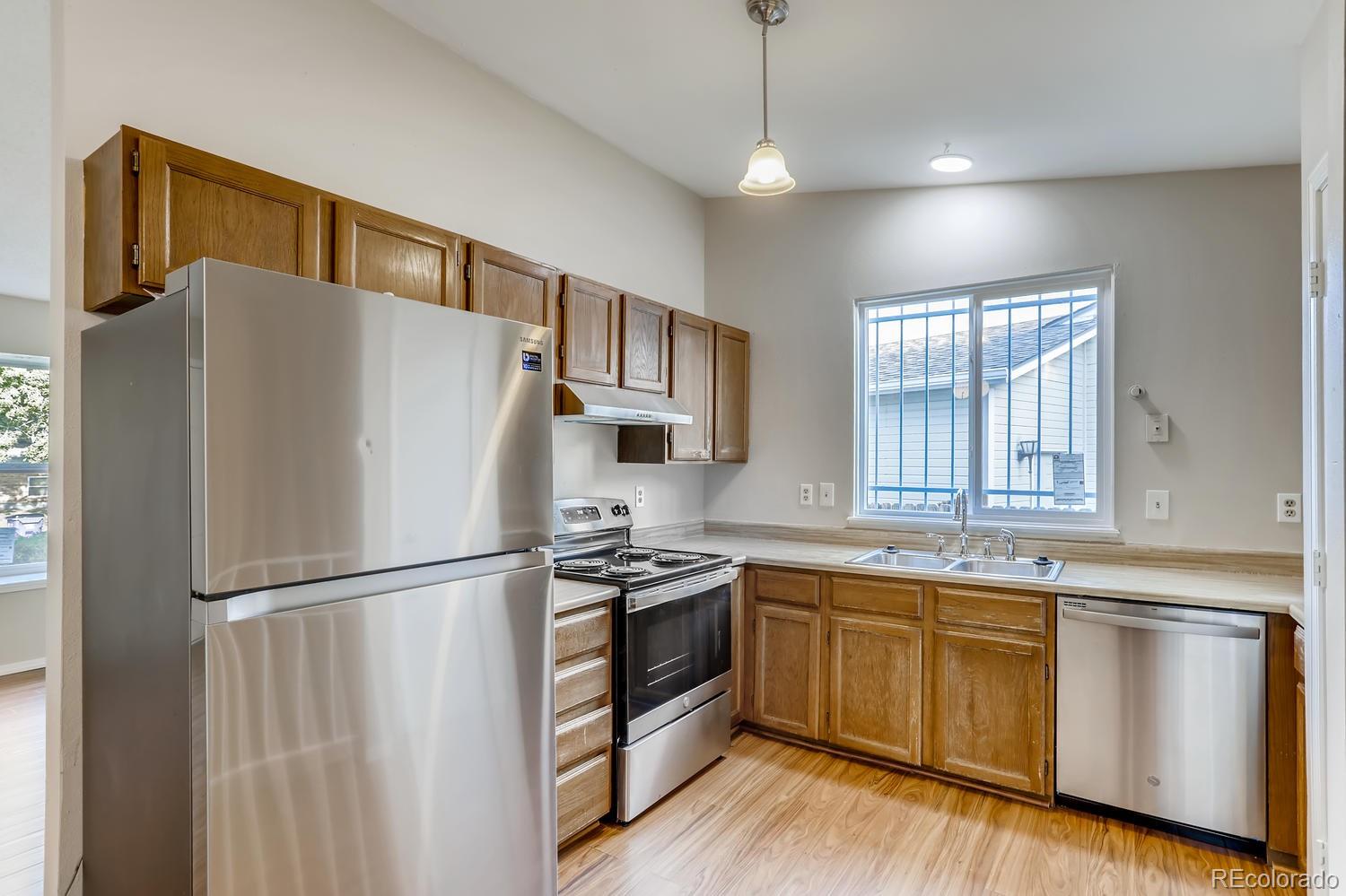 4476 Duluth Way Denver, CO 80239 - Photo 7 of 28
