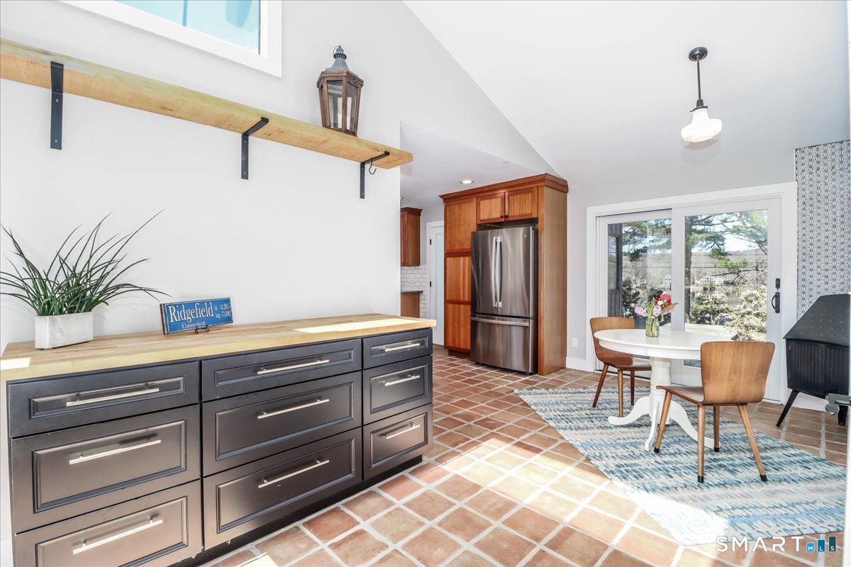 165 Mamanasco Road Ridgefield, CT 06877 - Photo 13 of 40