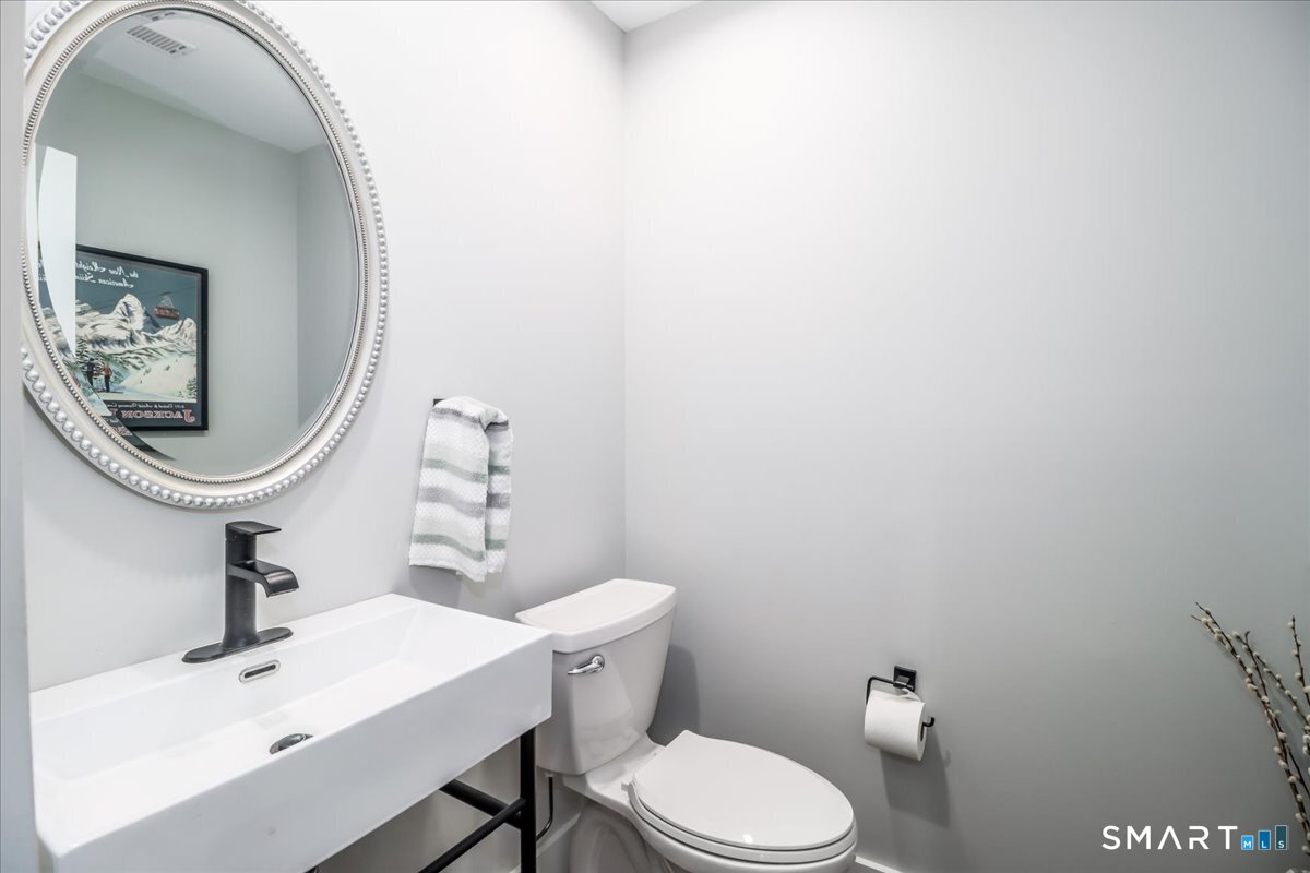 165 Mamanasco Road Ridgefield, CT 06877 - Photo 16 of 40