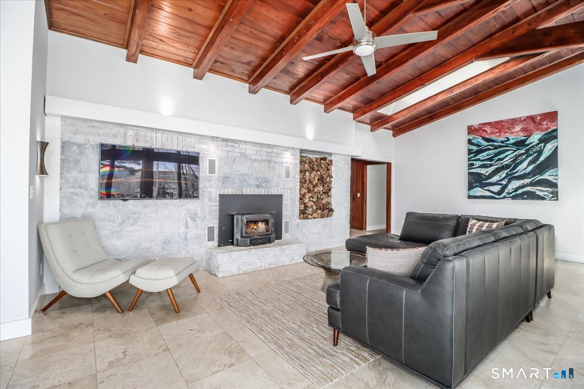 165 Mamanasco Road Ridgefield, CT 06877 - Photo 4 of 40