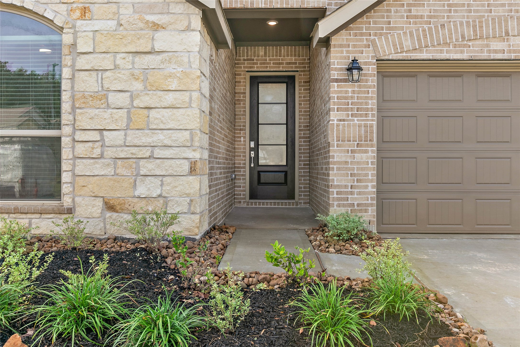 7602 Angels Lndg Lane Porter, TX 77365 - Photo 2 of 32 A single story home with 3 bedrooms plus a private study.