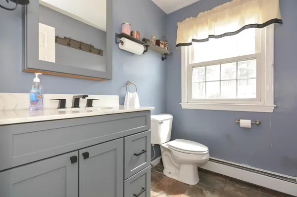 $649,900 | 40 Barkland Drive, Derry, NH 03038