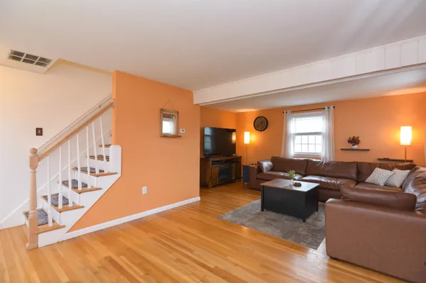 $649,900 | 40 Barkland Drive, Derry, NH 03038