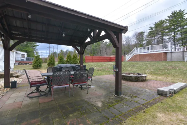 $649,900 | 40 Barkland Drive, Derry, NH 03038